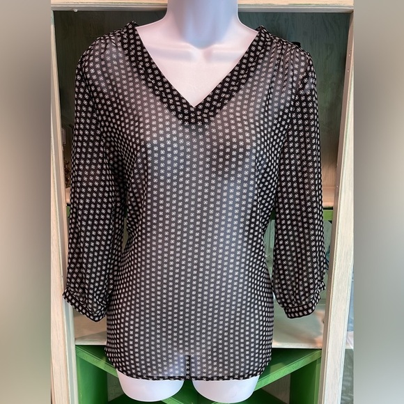 Old Navy Tops - Sheet Black and White Blouse